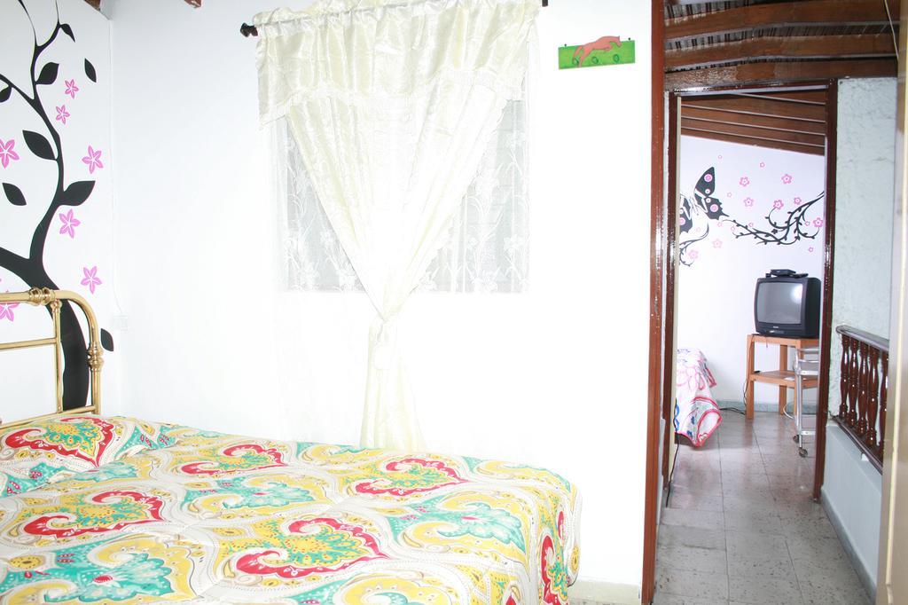 Hostal Monarca Medellín Habitación foto